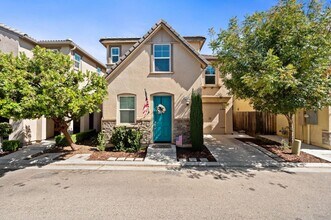 Building Photo - $2,295 Barstow & De Wolf, 3 Bedroom House ...