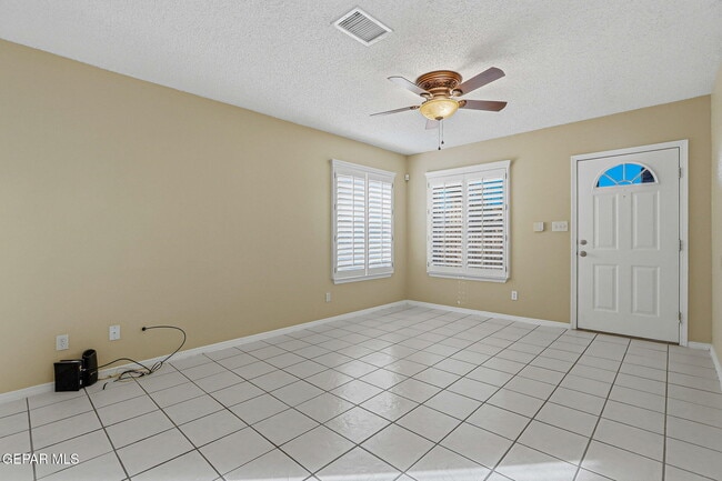 Building Photo - 12528 Martin Bauman Dr