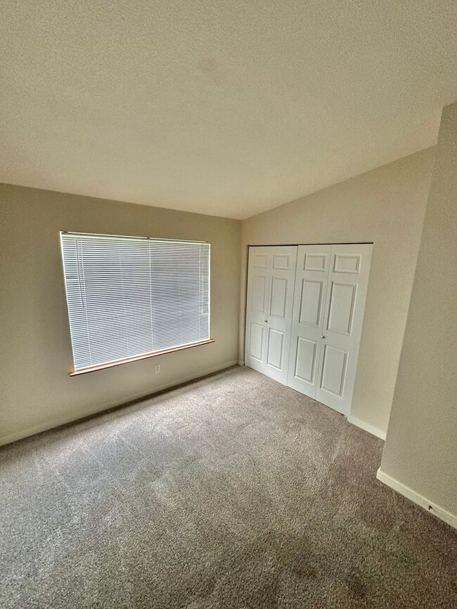 Building Photo - 1225 W Prospect Rd