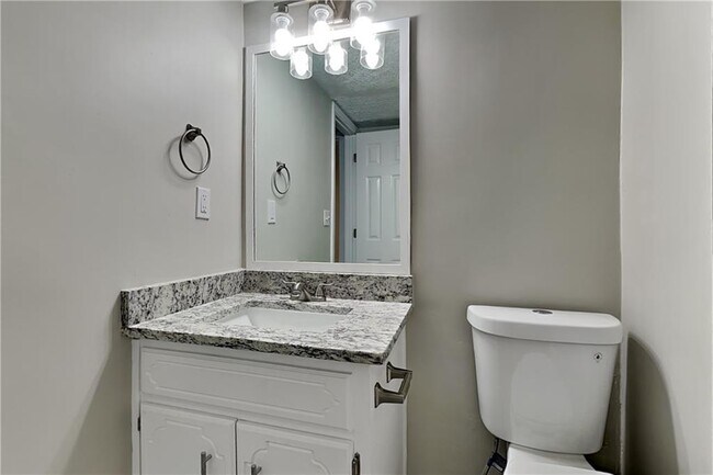 Building Photo - 204 Leighs Grove Ct