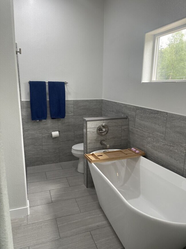 Building Photo - 8561 W Cormorant Way