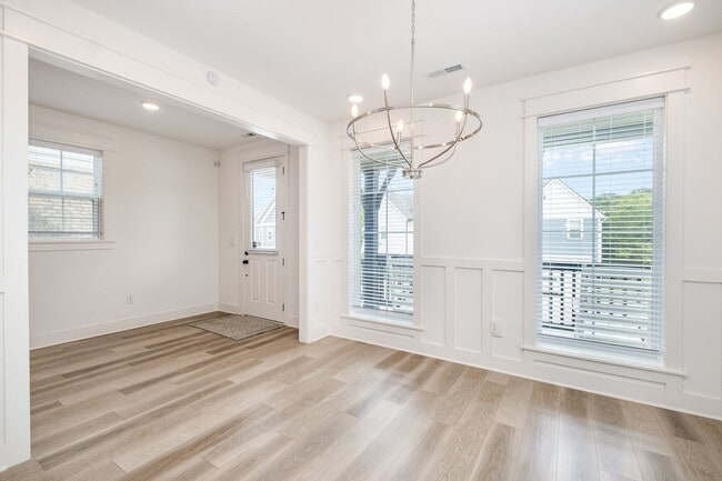 Building Photo - Stunning 4 Bedroom Home in Carothers Cross...