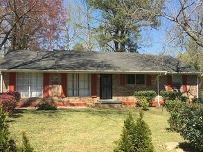 Building Photo - 3 Bed 2 Bath in Jonesboro!