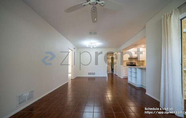 Building Photo - 468 Laurencin Dr