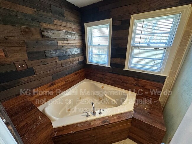 Building Photo - 7318 James A Reed Rd