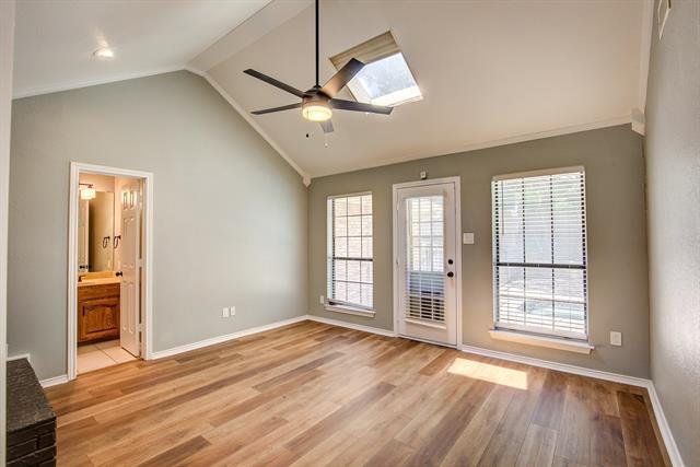 Building Photo - 3914 Meadow Dr