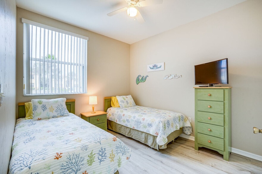 Building Photo - 15430 Bellamar Cir