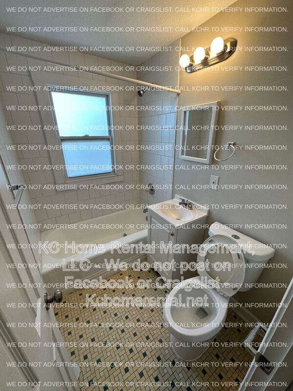 Building Photo - 901 N 16 St