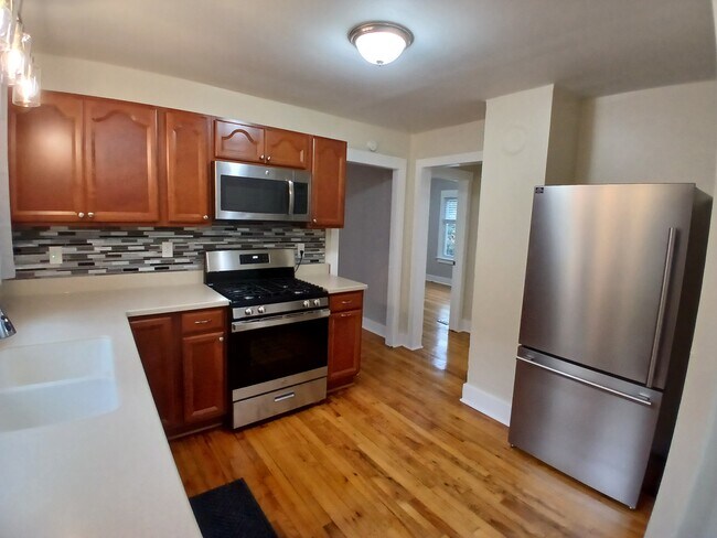 Building Photo - 3702 Armstrong Rd