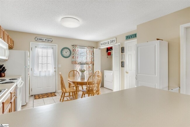 Building Photo - 213 Springfield Cir