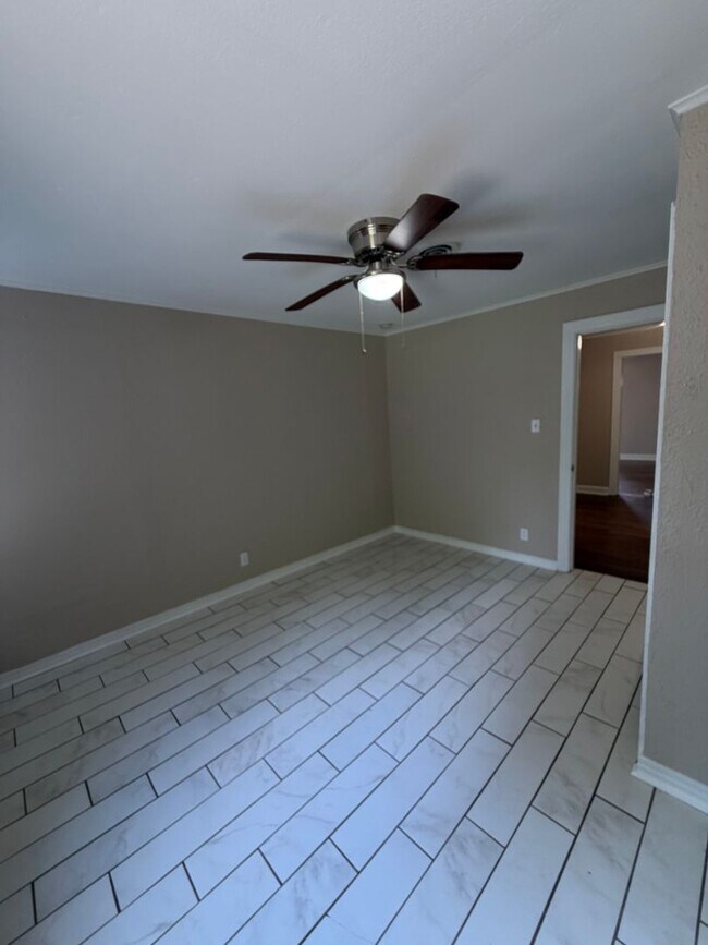 Building Photo - Updated brick home for lease near BAFB | Bossier City, LA 71112 | 3 bedrooms
