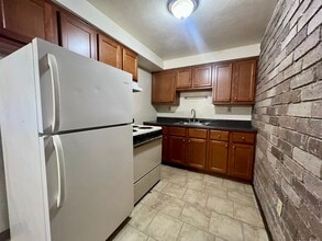 Building Photo - 304 Kellywood Manor