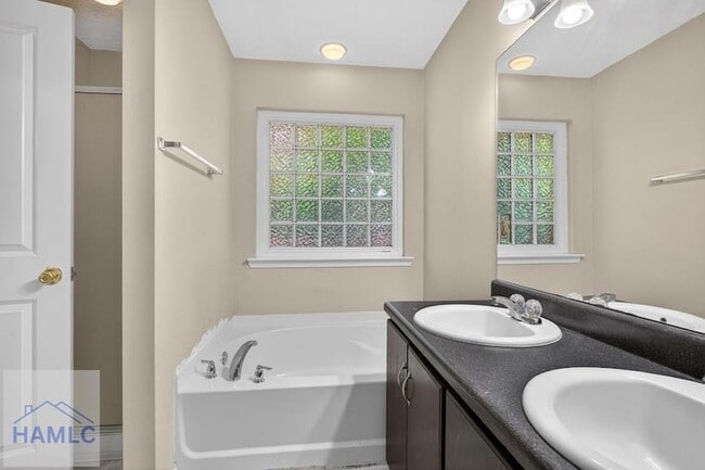Building Photo - 31 Idus Ln
