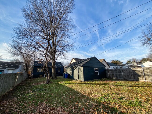 Building Photo - 3509 E 4th St