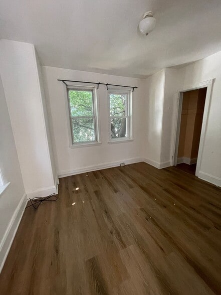 Building Photo - 3215 Summer St