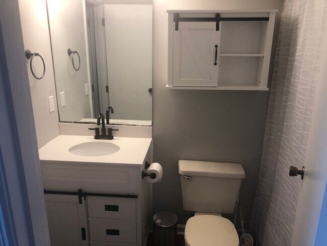 Building Photo - 27C Golf Colony