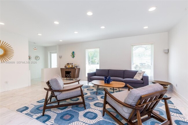 Building Photo - 14610 Tarpon Dr