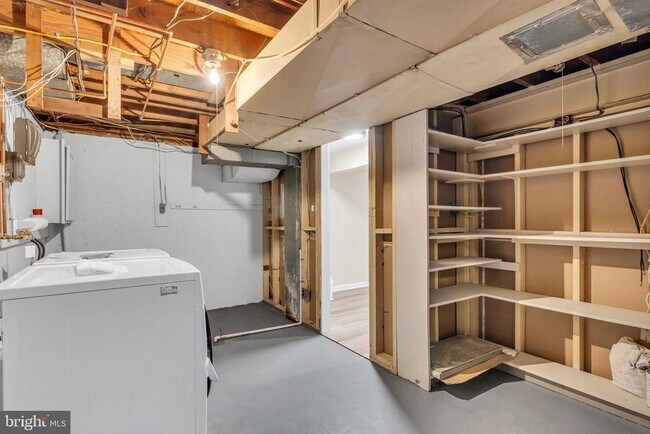 Building Photo - 7536 Abbington Dr