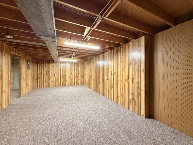 Building Photo - 9807 Double Ditch Cir