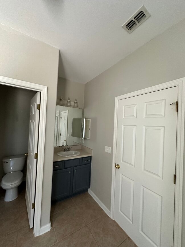 Building Photo - 22 Sir Lancelot Way