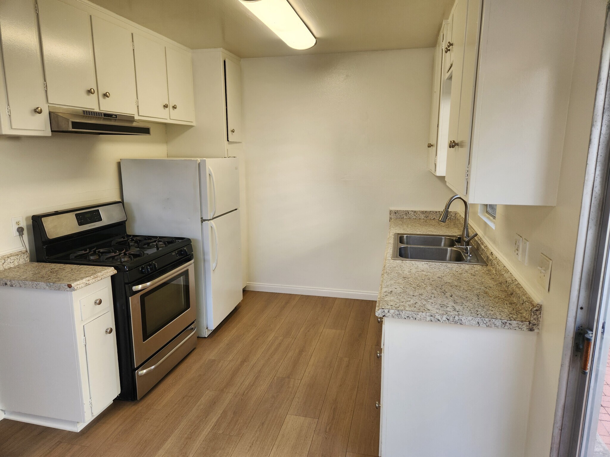 Building Photo - 1080 Termino Ave