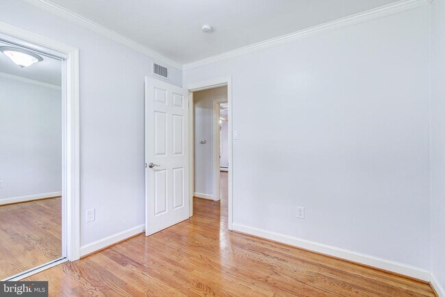 Building Photo - 3809 Great Neck Ct