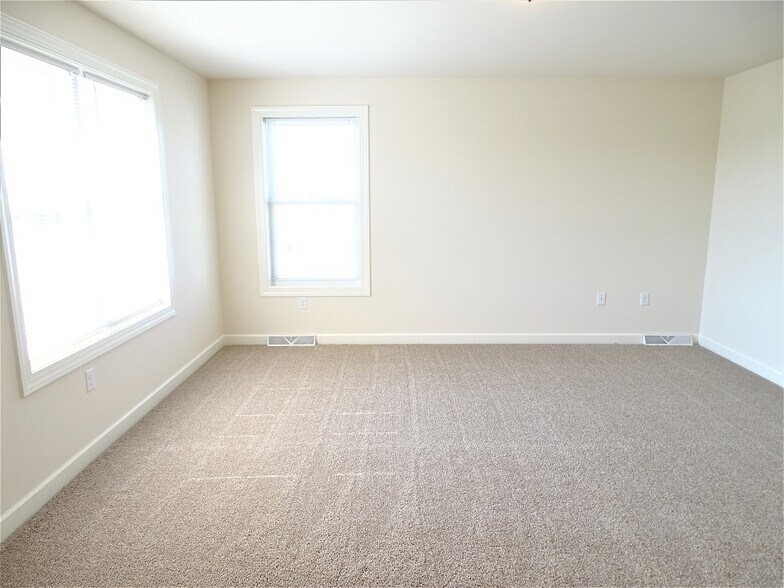 Building Photo - 1395 Fieldstone Dr