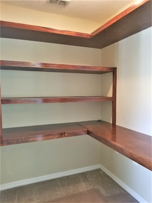 Building Photo - BEAUTIFUL 3BR/2BA IN THE LINKS @ HAILE PLANTATION!