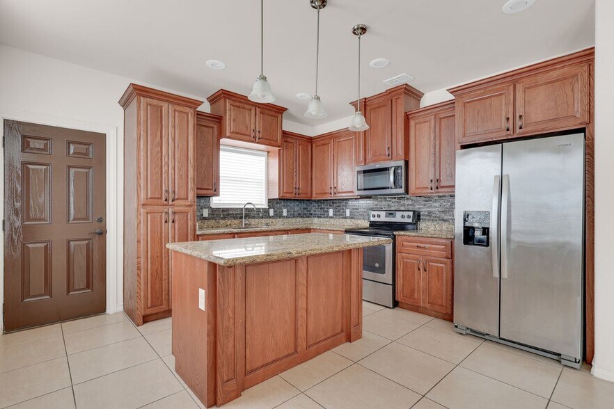 Building Photo - 2801 Sabercat Ave
