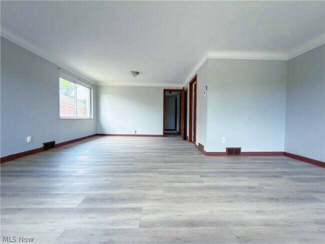 Building Photo - 14330 Lakewood Heights Blvd