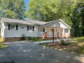 Building Photo - 5656 Racin Dr