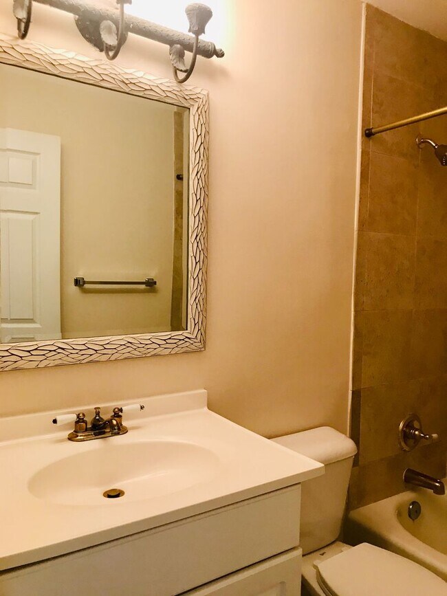 Building Photo - AVAILABLE NOW!! Great 2 Bedroom Townhome! Close CCU, CMC, Shopping, Restaurants & More!