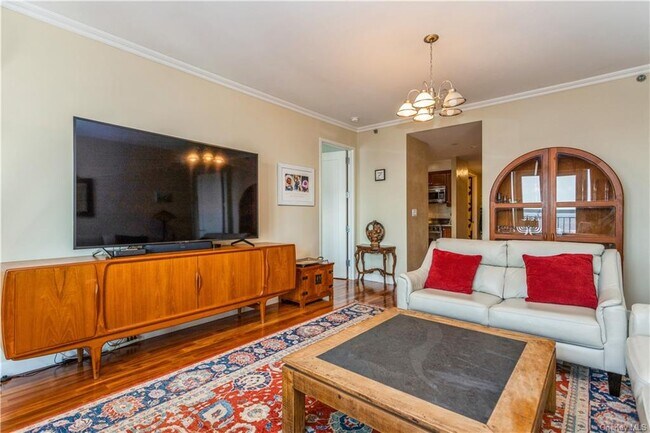 Building Photo - 10 City Pl