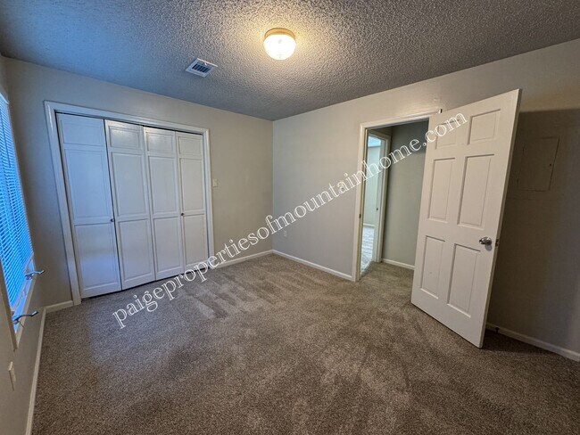 Building Photo - 605 Cooper Estates Dr