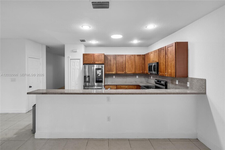Building Photo - 9925 NW 10th St