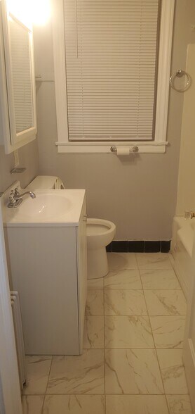 Bathroom - 6519 S Eberhart Ave