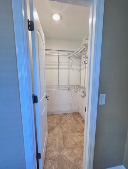 Building Photo - 4670 Herman Cir