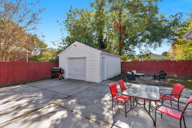 Building Photo - 2910 Mattox Dr