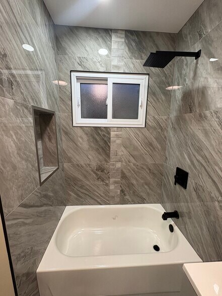 Building Photo - 106 W 155th St