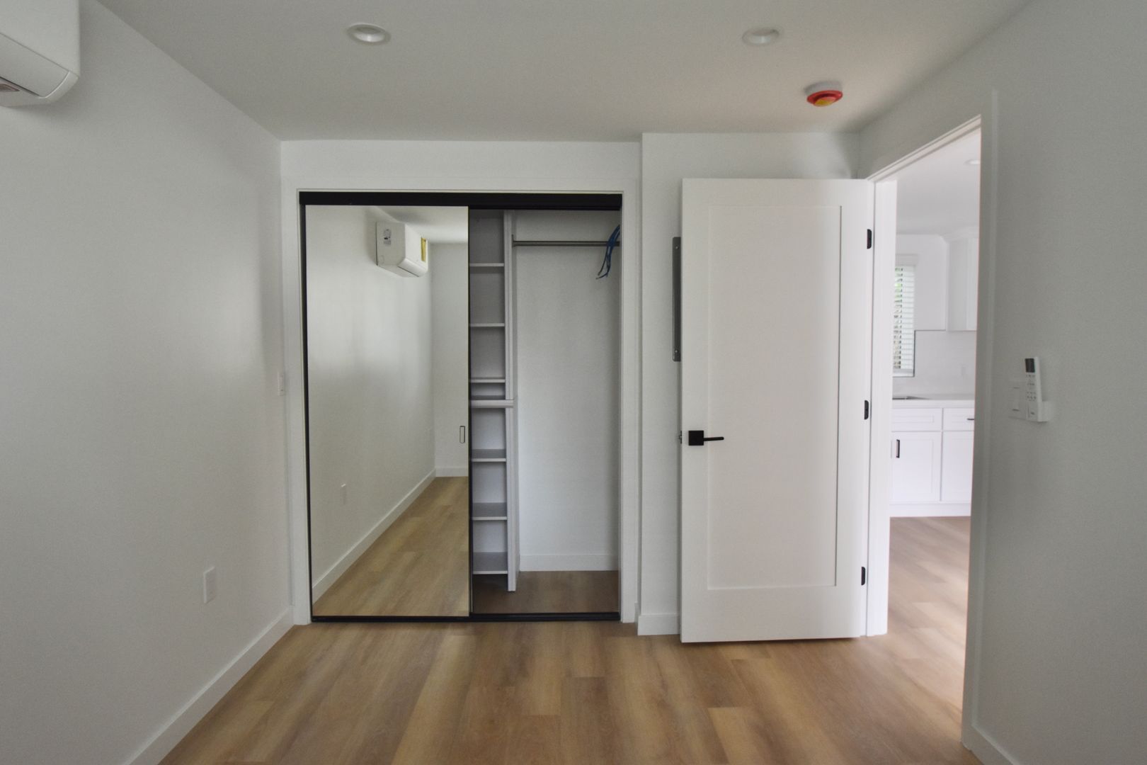 Building Photo - 14830 Dickens St