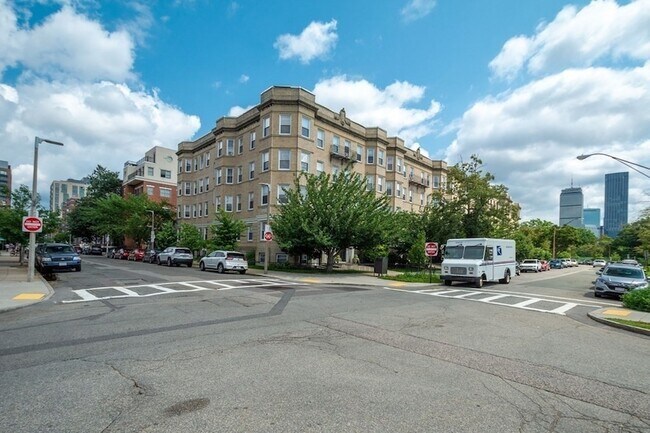 Building Photo - 126 Jersey St