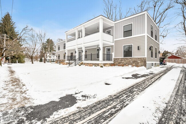 Building Photo - 103 E High St