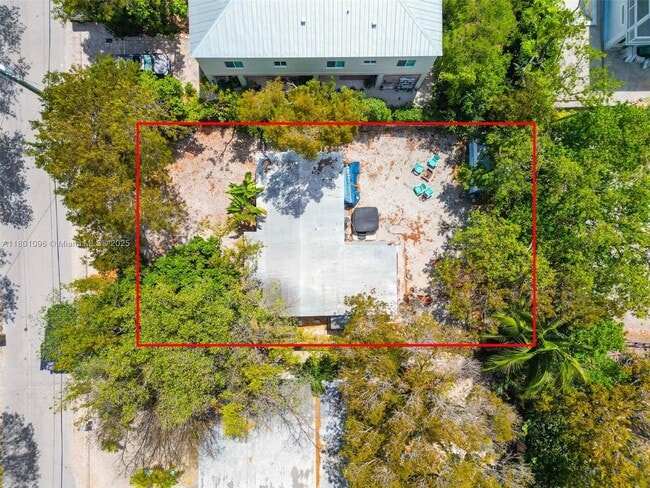 Building Photo - 7 Coral Dr