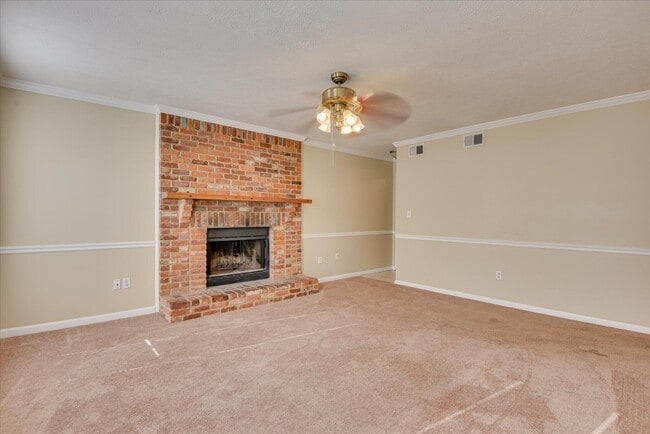 Building Photo - 2102 Howard Mill Rd