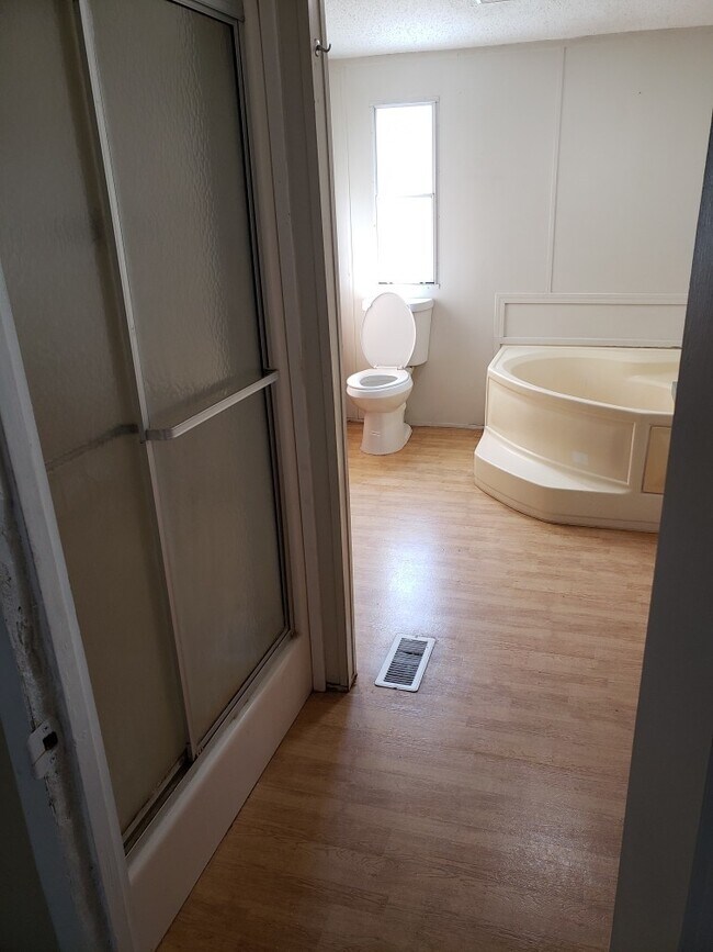 Building Photo - New on Market!