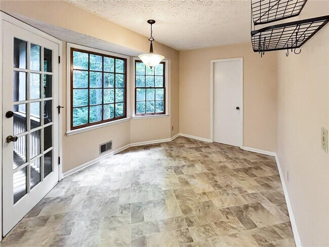 Building Photo - 2491 Annandale Dr