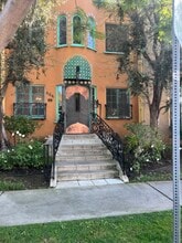 Building Photo - 464 N Stanley