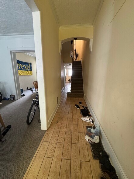 Entry - 3203 Powelton Ave