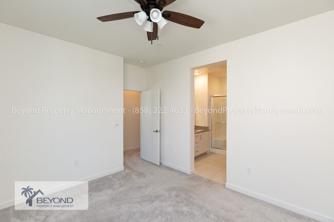 Building Photo - OTAY MESA !!!TRI LEVEL PERFECTION 2 BED/2....