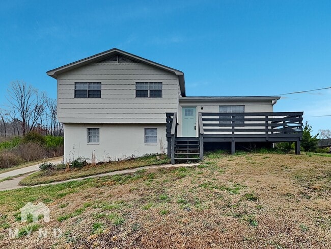 Building Photo - 611 Darlene Dr